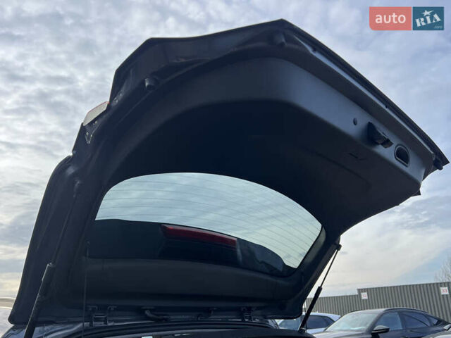 Серый Хендай Kona Electric, объемом двигателя 0 л и пробегом 72 тыс. км за 20154 $, фото 40 на Automoto.ua