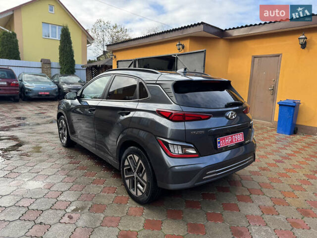 Серый Хендай Kona Electric, объемом двигателя 0 л и пробегом 77 тыс. км за 15999 $, фото 7 на Automoto.ua