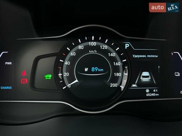 Серый Хендай Kona Electric, объемом двигателя 0 л и пробегом 65 тыс. км за 19900 $, фото 52 на Automoto.ua