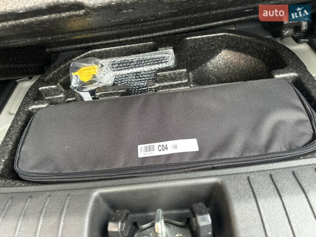 Сірий Хендай Kona Electric, об'ємом двигуна 0 л та пробігом 44 тис. км за 17600 $, фото 32 на Automoto.ua