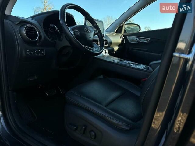 Сірий Хендай Kona Electric, об'ємом двигуна 0 л та пробігом 83 тис. км за 19900 $, фото 43 на Automoto.ua