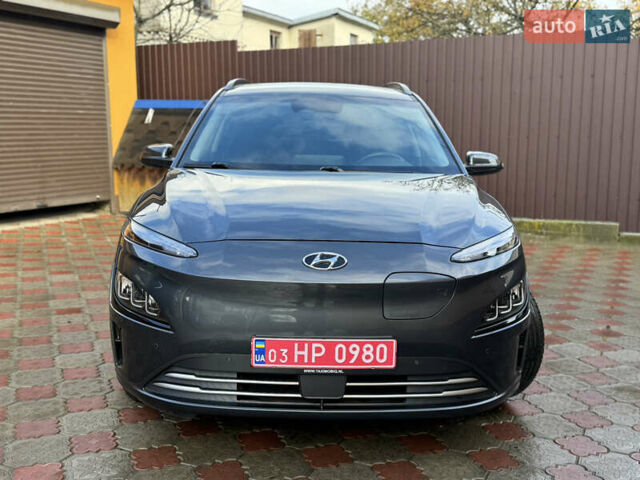 Серый Хендай Kona Electric, объемом двигателя 0 л и пробегом 77 тыс. км за 15999 $, фото 61 на Automoto.ua
