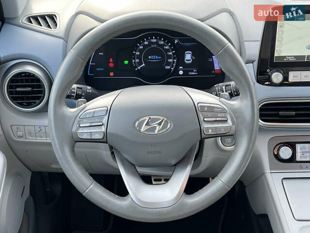 Серый Хендай Kona Electric, объемом двигателя 0 л и пробегом 72 тыс. км за 20154 $, фото 53 на Automoto.ua