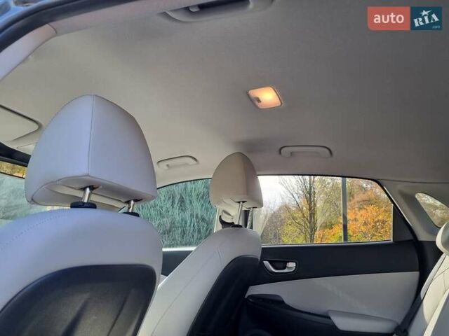 Серый Хендай Kona Electric, объемом двигателя 0 л и пробегом 42 тыс. км за 21500 $, фото 24 на Automoto.ua