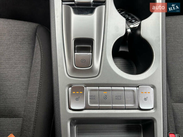 Сірий Хендай Kona Electric, об'ємом двигуна 0 л та пробігом 52 тис. км за 16450 $, фото 39 на Automoto.ua