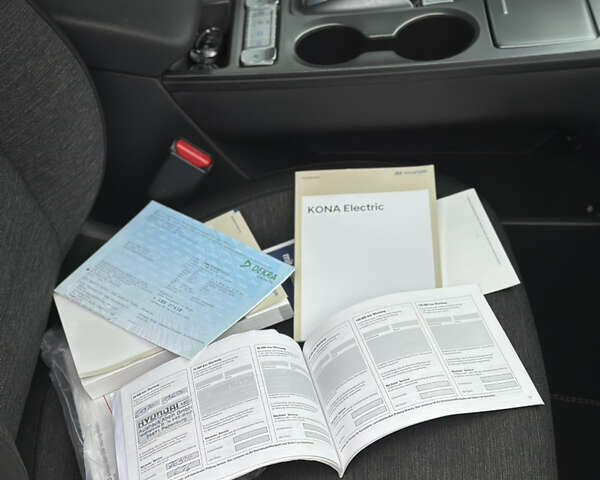 Серый Хендай Kona Electric, объемом двигателя 0 л и пробегом 63 тыс. км за 17900 $, фото 39 на Automoto.ua