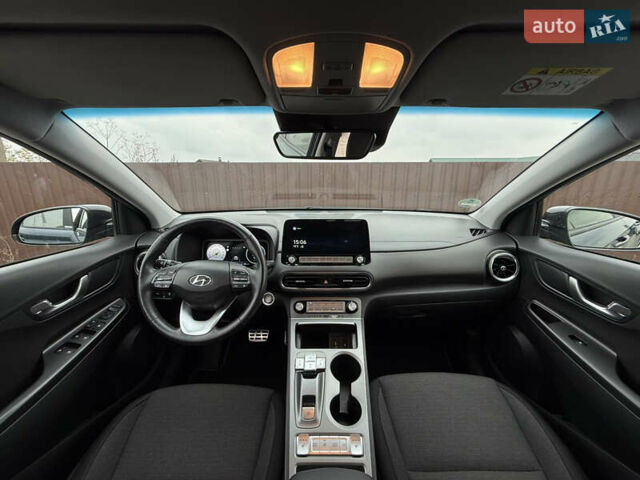 Сірий Хендай Kona Electric, об'ємом двигуна 0 л та пробігом 37 тис. км за 18100 $, фото 36 на Automoto.ua