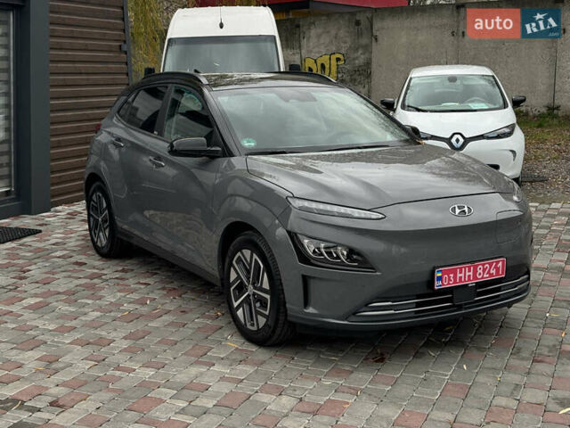 Серый Хендай Kona Electric, объемом двигателя 0 л и пробегом 65 тыс. км за 17999 $, фото 11 на Automoto.ua