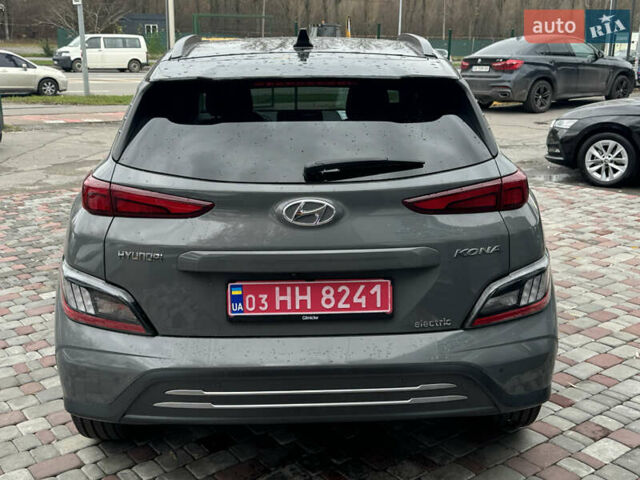 Серый Хендай Kona Electric, объемом двигателя 0 л и пробегом 65 тыс. км за 17999 $, фото 8 на Automoto.ua