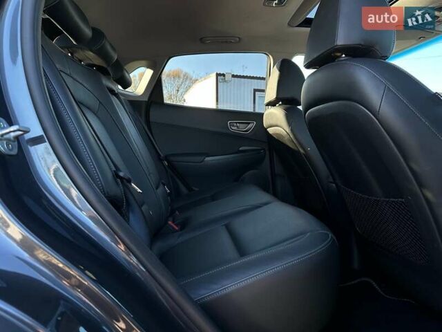 Сірий Хендай Kona Electric, об'ємом двигуна 0 л та пробігом 83 тис. км за 19900 $, фото 87 на Automoto.ua