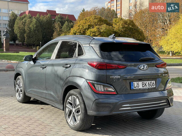 Серый Хендай Kona Electric, объемом двигателя 0 л и пробегом 48 тыс. км за 17390 $, фото 6 на Automoto.ua