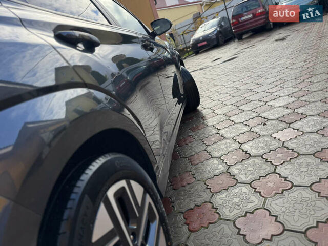 Серый Хендай Kona Electric, объемом двигателя 0 л и пробегом 77 тыс. км за 15999 $, фото 67 на Automoto.ua