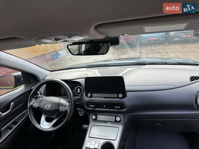 Серый Хендай Kona Electric, объемом двигателя 0 л и пробегом 77 тыс. км за 15999 $, фото 33 на Automoto.ua