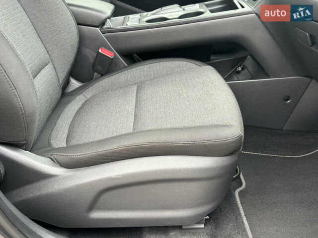 Сірий Хендай Kona Electric, об'ємом двигуна 0 л та пробігом 52 тис. км за 16450 $, фото 66 на Automoto.ua