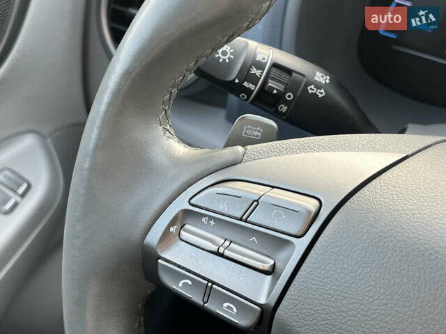 Серый Хендай Kona Electric, объемом двигателя 0 л и пробегом 72 тыс. км за 20154 $, фото 55 на Automoto.ua