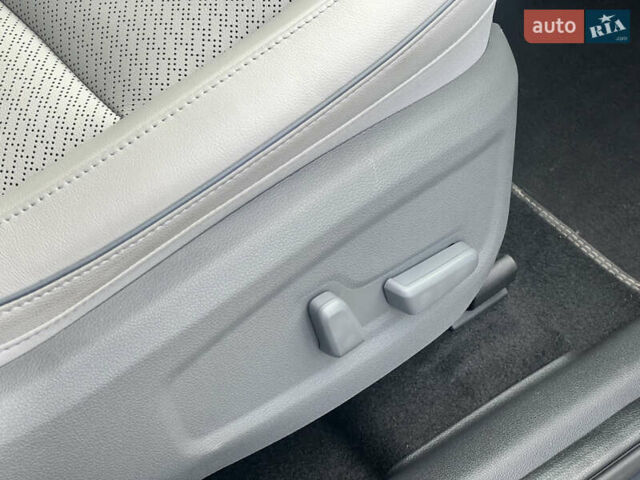 Серый Хендай Kona Electric, объемом двигателя 0 л и пробегом 72 тыс. км за 20154 $, фото 49 на Automoto.ua