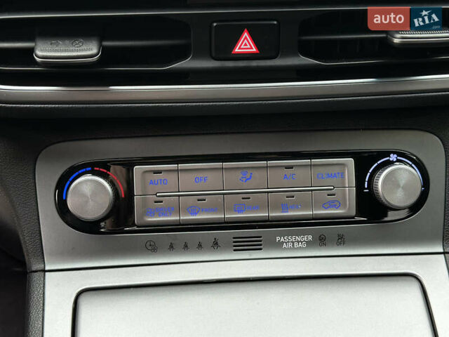 Серый Хендай Kona Electric, объемом двигателя 0 л и пробегом 63 тыс. км за 18450 $, фото 31 на Automoto.ua