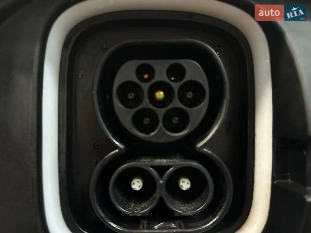 Серый Хендай Kona Electric, объемом двигателя 0 л и пробегом 65 тыс. км за 19900 $, фото 35 на Automoto.ua