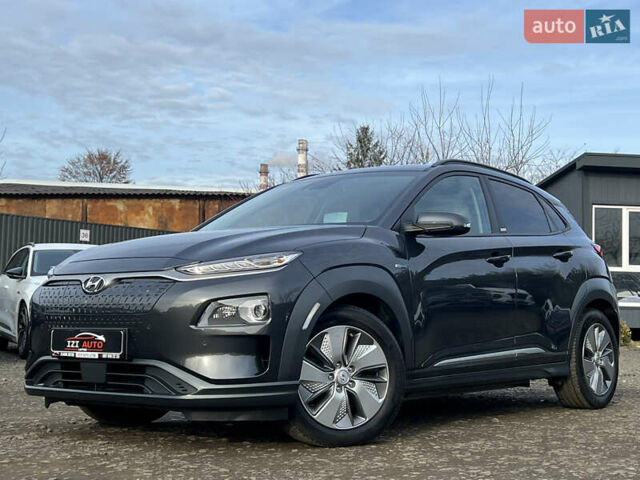 Серый Хендай Kona Electric, объемом двигателя 0 л и пробегом 72 тыс. км за 20154 $, фото 3 на Automoto.ua