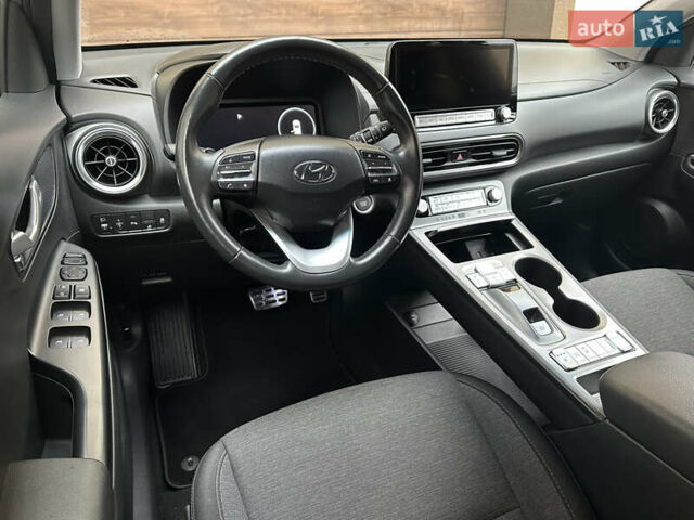 Сірий Хендай Kona Electric, об'ємом двигуна 0 л та пробігом 44 тис. км за 17600 $, фото 18 на Automoto.ua