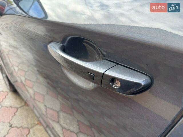 Серый Хендай Kona Electric, объемом двигателя 0 л и пробегом 77 тыс. км за 15999 $, фото 10 на Automoto.ua