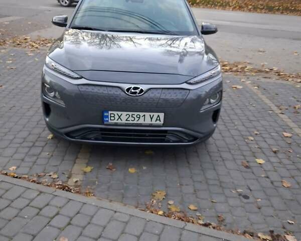 Серый Хендай Kona Electric, объемом двигателя 0 л и пробегом 45 тыс. км за 15999 $, фото 9 на Automoto.ua