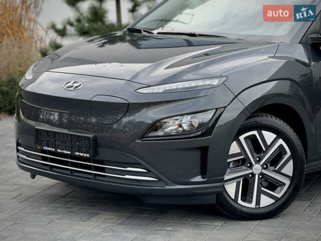 Серый Хендай Kona Electric, объемом двигателя 0 л и пробегом 87 тыс. км за 19552 $, фото 9 на Automoto.ua
