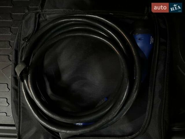 Серый Хендай Kona Electric, объемом двигателя 0 л и пробегом 65 тыс. км за 19900 $, фото 76 на Automoto.ua