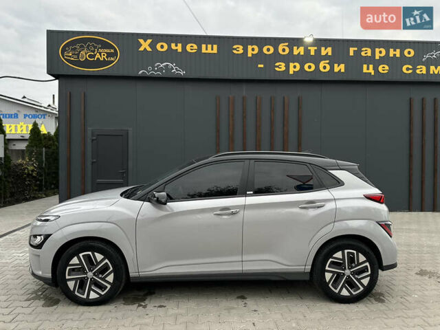 Серый Хендай Kona Electric, объемом двигателя 0 л и пробегом 63 тыс. км за 18450 $, фото 11 на Automoto.ua