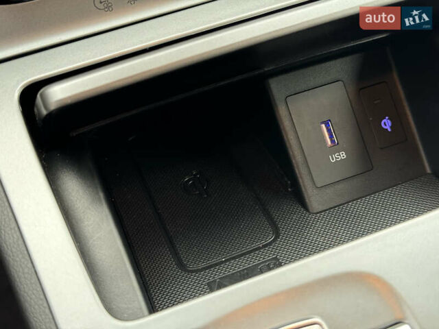 Серый Хендай Kona Electric, объемом двигателя 0 л и пробегом 65 тыс. км за 17999 $, фото 31 на Automoto.ua