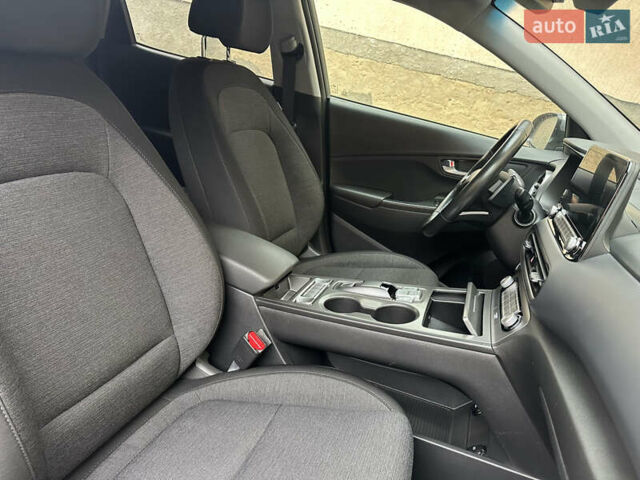 Сірий Хендай Kona Electric, об'ємом двигуна 0 л та пробігом 44 тис. км за 17600 $, фото 36 на Automoto.ua