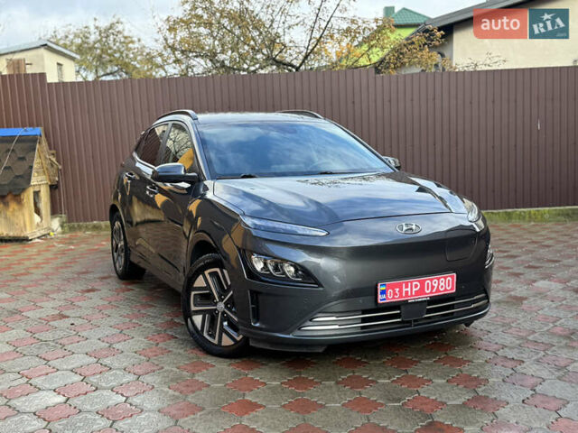 Серый Хендай Kona Electric, объемом двигателя 0 л и пробегом 77 тыс. км за 15999 $, фото 63 на Automoto.ua
