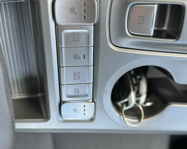 Серый Хендай Kona Electric, объемом двигателя 0 л и пробегом 77 тыс. км за 15999 $, фото 49 на Automoto.ua