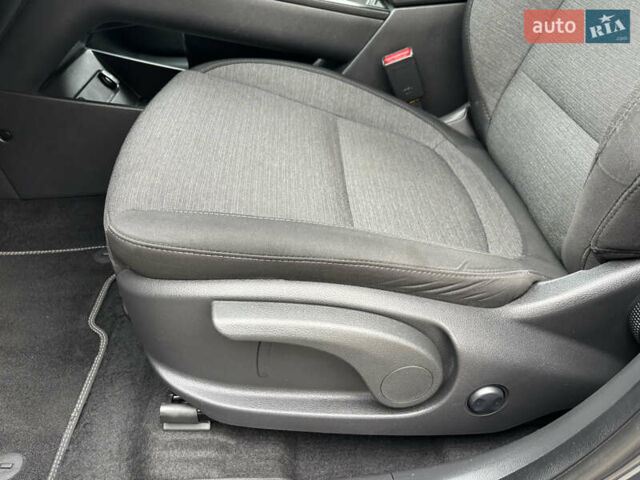 Сірий Хендай Kona Electric, об'ємом двигуна 0 л та пробігом 52 тис. км за 16450 $, фото 28 на Automoto.ua