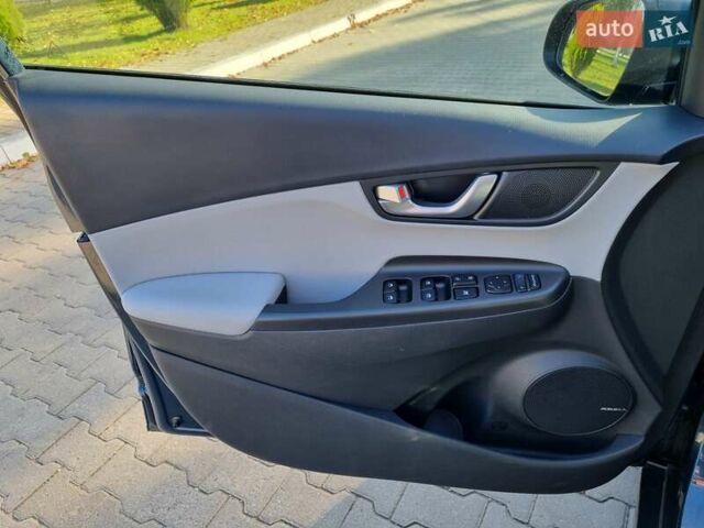 Серый Хендай Kona Electric, объемом двигателя 0 л и пробегом 42 тыс. км за 21500 $, фото 12 на Automoto.ua