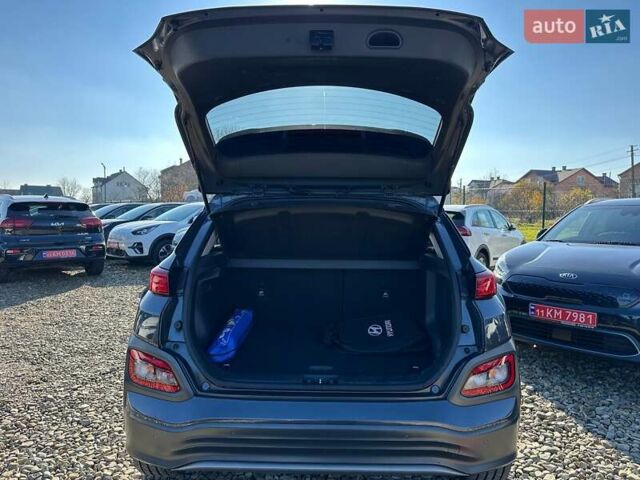 Сірий Хендай Kona Electric, об'ємом двигуна 0 л та пробігом 83 тис. км за 19900 $, фото 81 на Automoto.ua
