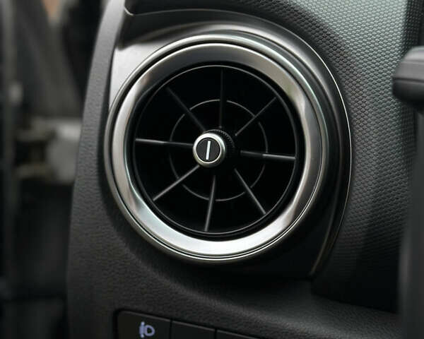 Серый Хендай Kona Electric, объемом двигателя 0 л и пробегом 63 тыс. км за 17900 $, фото 18 на Automoto.ua