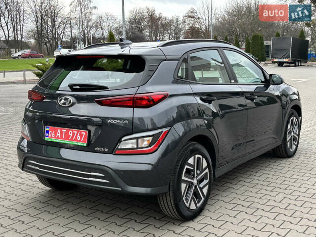 Сірий Хендай Kona Electric, об'ємом двигуна 0 л та пробігом 52 тис. км за 16450 $, фото 5 на Automoto.ua