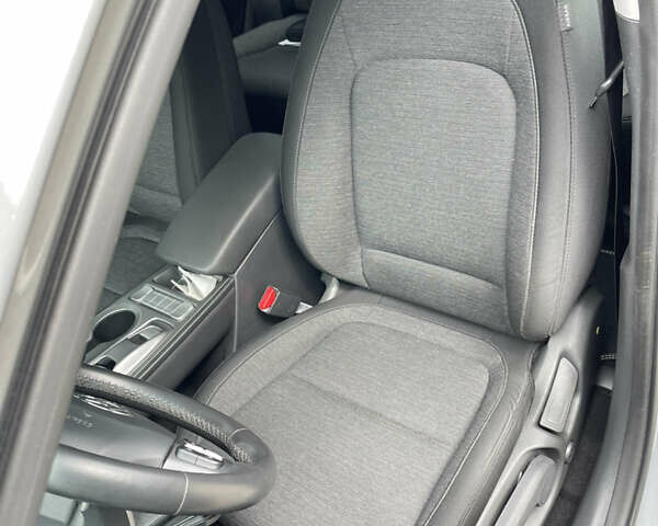 Серый Хендай Kona Electric, объемом двигателя 0 л и пробегом 47 тыс. км за 15950 $, фото 13 на Automoto.ua