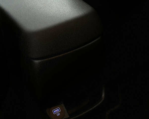 Серый Хендай Kona Electric, объемом двигателя 0 л и пробегом 63 тыс. км за 17900 $, фото 31 на Automoto.ua