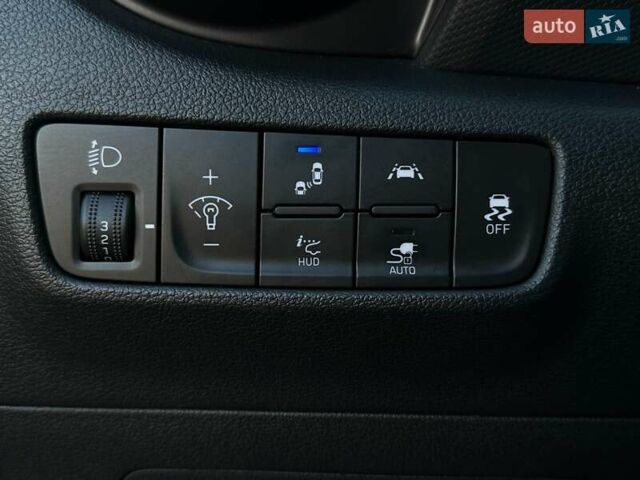 Сірий Хендай Kona Electric, об'ємом двигуна 0 л та пробігом 83 тис. км за 19900 $, фото 11 на Automoto.ua