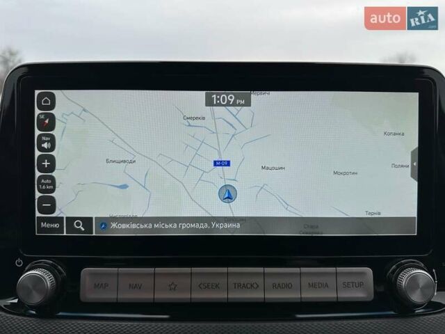 Серый Хендай Kona Electric, объемом двигателя 0 л и пробегом 65 тыс. км за 19900 $, фото 65 на Automoto.ua