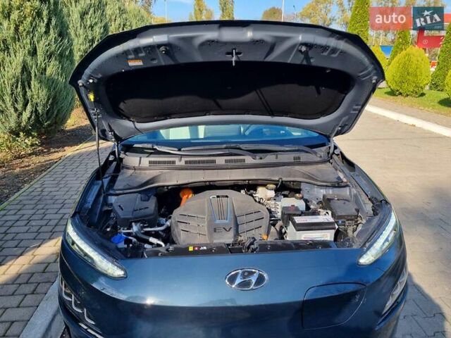 Серый Хендай Kona Electric, объемом двигателя 0 л и пробегом 42 тыс. км за 21500 $, фото 35 на Automoto.ua