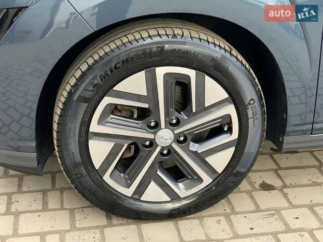 Сірий Хендай Kona Electric, об'ємом двигуна 0 л та пробігом 47 тис. км за 17355 $, фото 12 на Automoto.ua