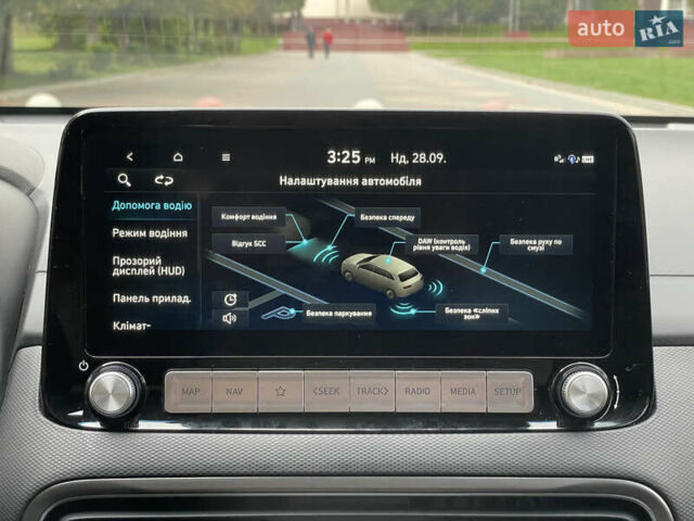 Серый Хендай Kona Electric, объемом двигателя 0 л и пробегом 48 тыс. км за 17390 $, фото 30 на Automoto.ua