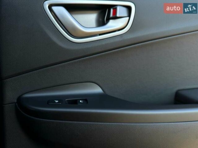 Сірий Хендай Kona Electric, об'ємом двигуна 0 л та пробігом 83 тис. км за 19900 $, фото 79 на Automoto.ua