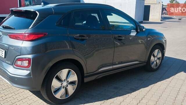 Сірий Хендай Kona Electric, об'ємом двигуна 0 л та пробігом 134 тис. км за 17800 $, фото 3 на Automoto.ua