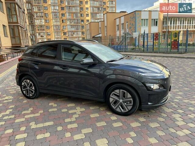 Сірий Хендай Kona Electric, об'ємом двигуна 0 л та пробігом 99 тис. км за 19999 $, фото 4 на Automoto.ua