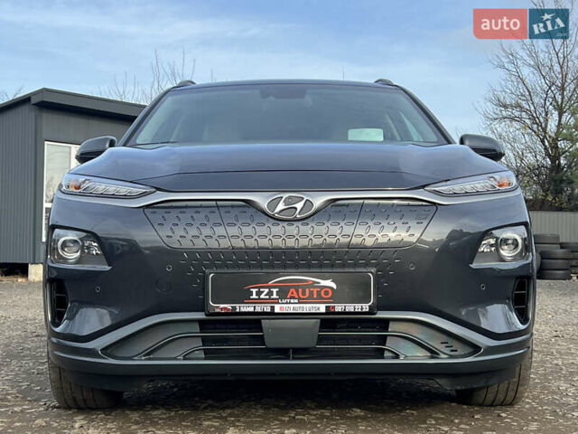 Серый Хендай Kona Electric, объемом двигателя 0 л и пробегом 72 тыс. км за 20154 $, фото 1 на Automoto.ua