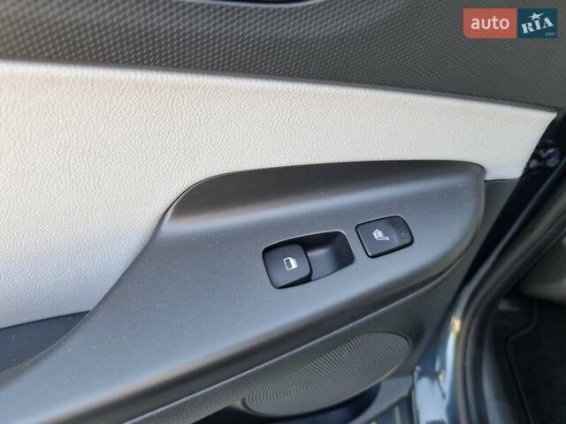 Серый Хендай Kona Electric, объемом двигателя 0 л и пробегом 42 тыс. км за 21500 $, фото 22 на Automoto.ua